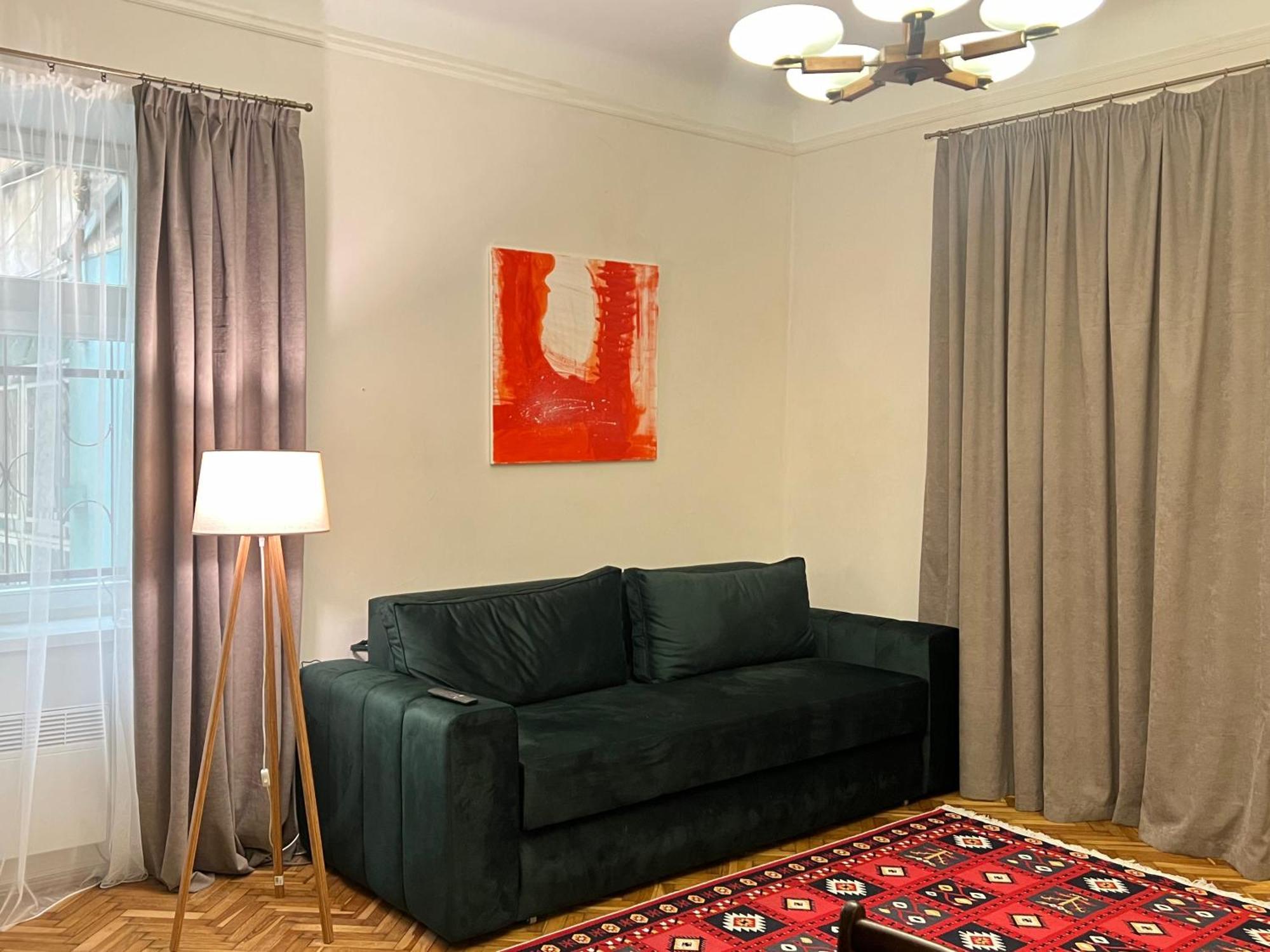 Art Apartment On Kylisha Str ลวีฟ ภายนอก รูปภาพ