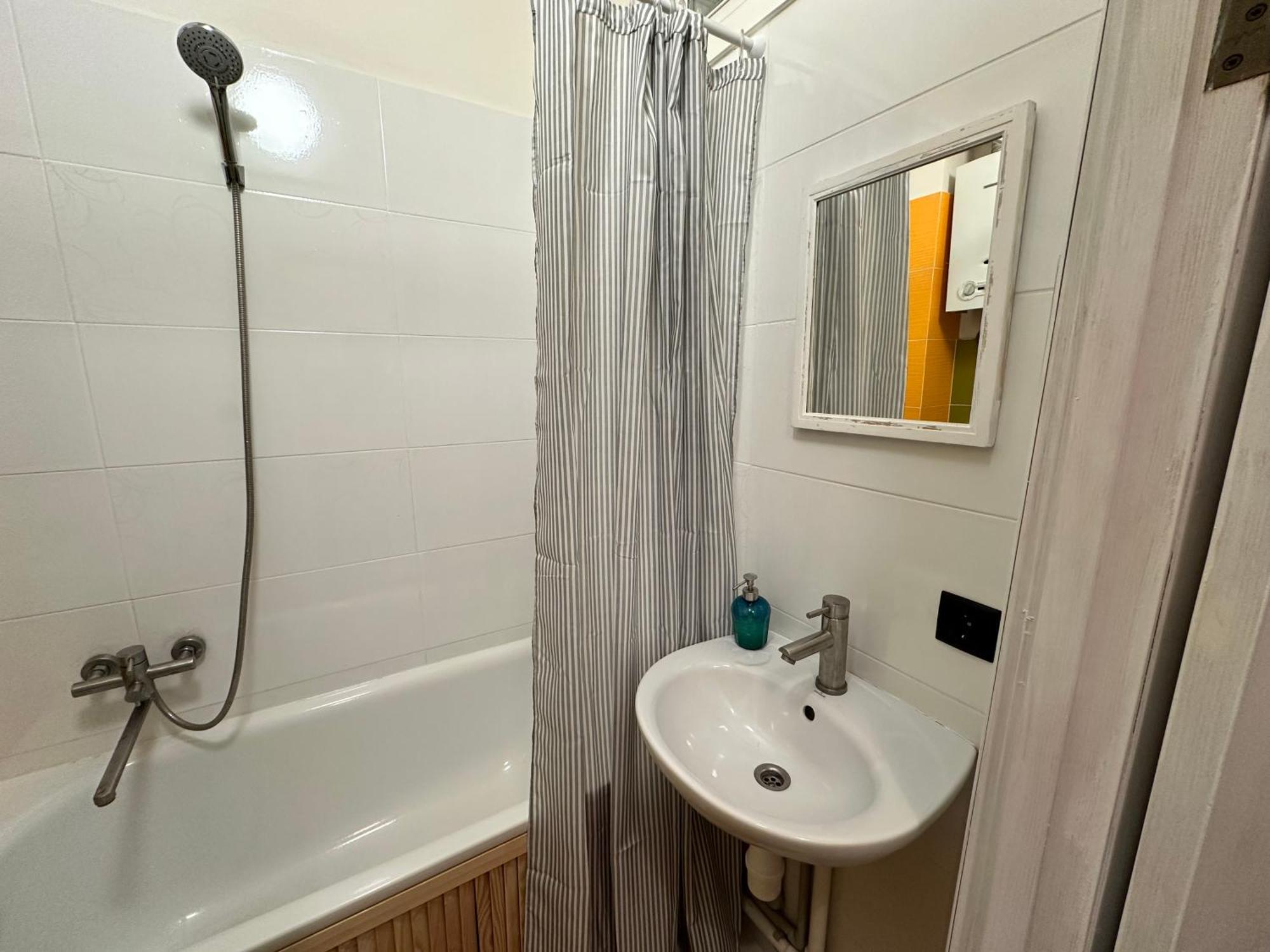 Art Apartment On Kylisha Str ลวีฟ ภายนอก รูปภาพ