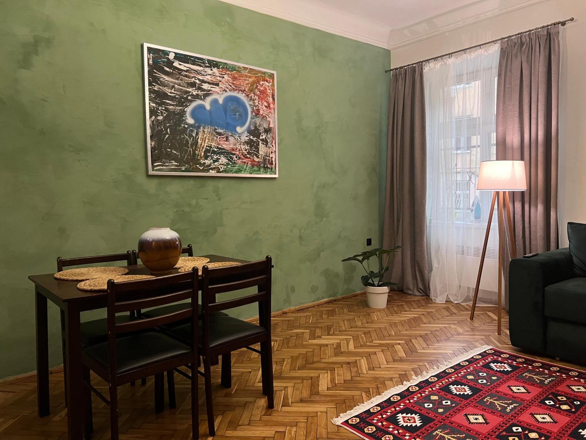 Art Apartment On Kylisha Str ลวีฟ ภายนอก รูปภาพ